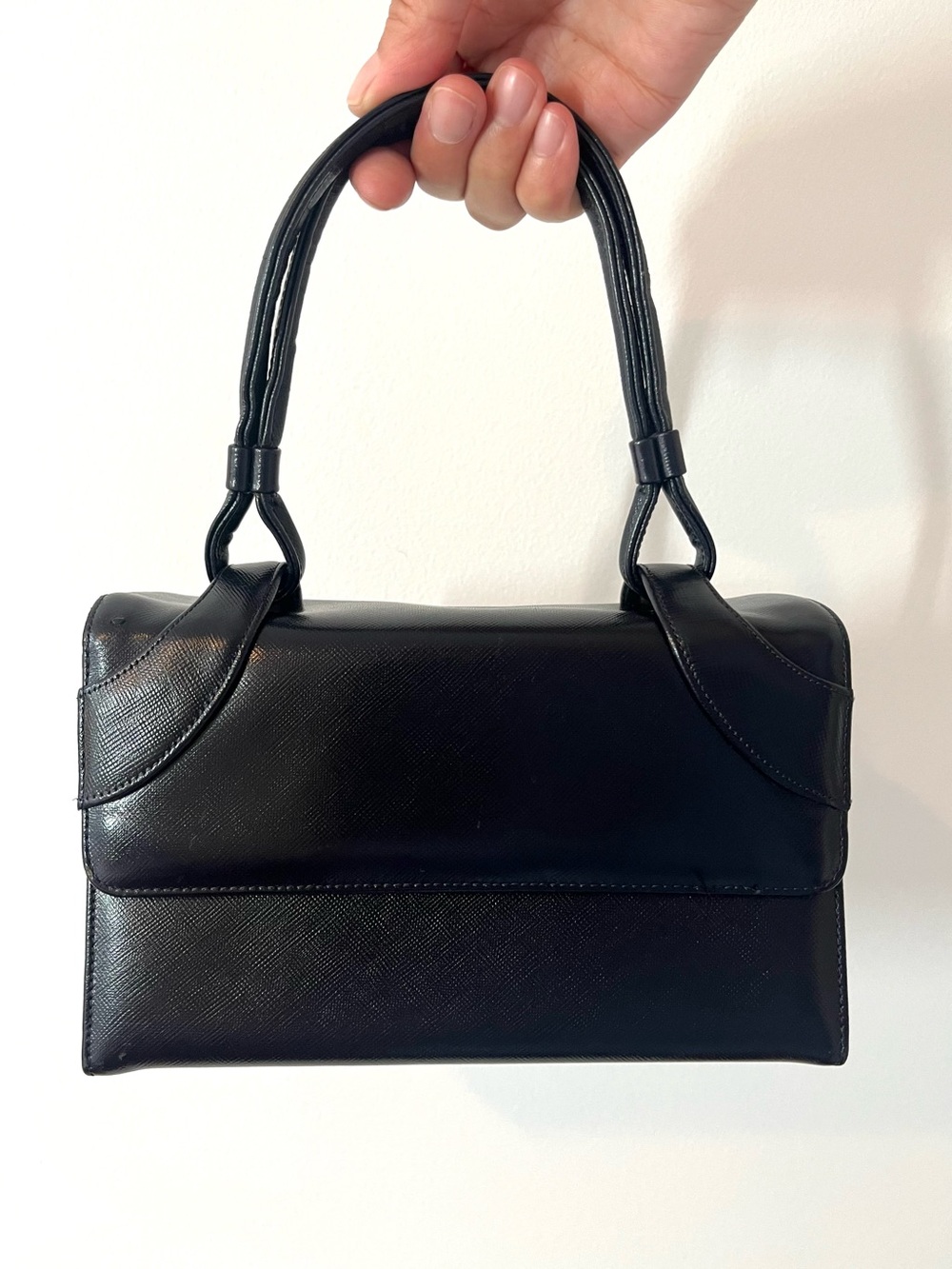 Vintage Bienen Davis Classic Black Structured Leather Bag with Gold Accents - Picture 3 of 13